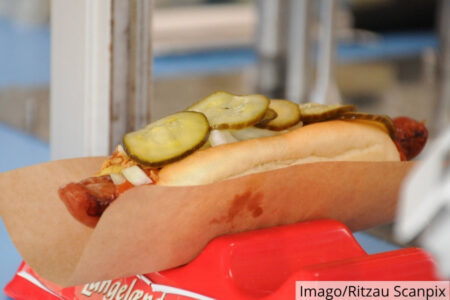 Dansk hotdog med det hele