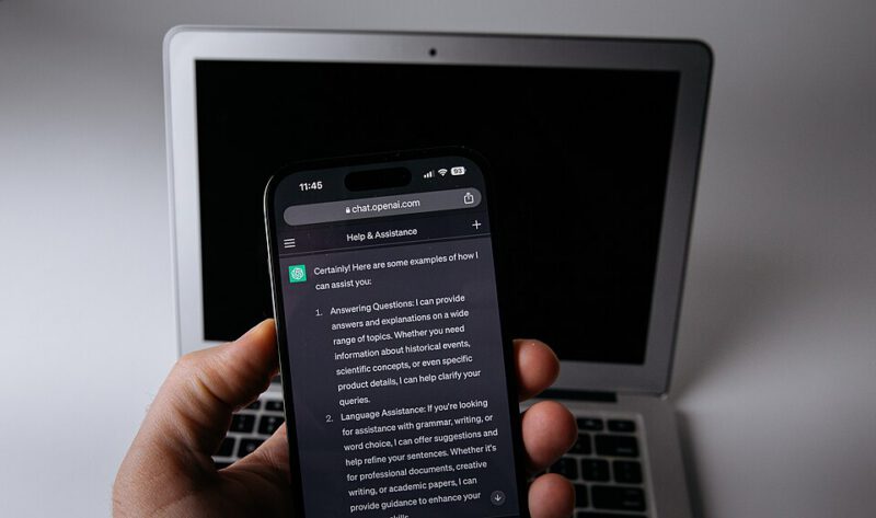 Smartphone og laptop